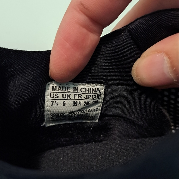 Stella McCartney for Adidas running shoes - Picture 4 of 6